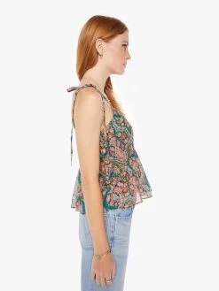 The Roam Free Tank - Under The Rug -Mother Denim 2151 1490 URG VW B WaistUpSide 3763