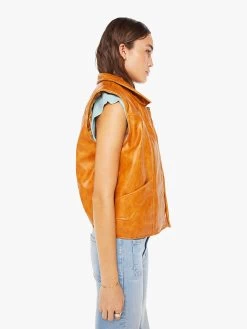 The Huff And Puff Vest - Detour Ahead -Mother Denim 3272 1504 DTA VW B WaistUpSide 3549