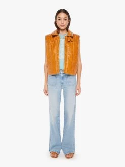 The Huff And Puff Vest - Detour Ahead -Mother Denim 3272 1504 DTA VW D FullBodyFront 3551 084c29f6 c951 4ee9 ac8f c13ee434040f