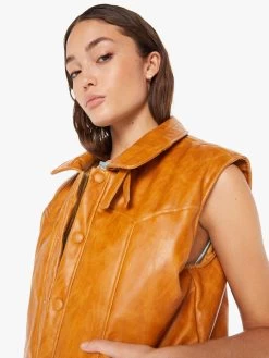 The Huff And Puff Vest - Detour Ahead -Mother Denim 3272 1504 DTA VW E Detail 3547